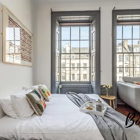 Apartment Spacious Royal Mile 4br-2,5ba - Free Parking By Bonjour Residences *