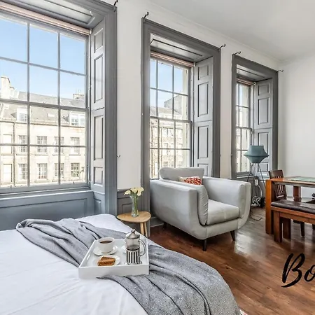 Spacious Royal Mile 4br-2,5ba - Free Parking By Bonjour Residences Apartment