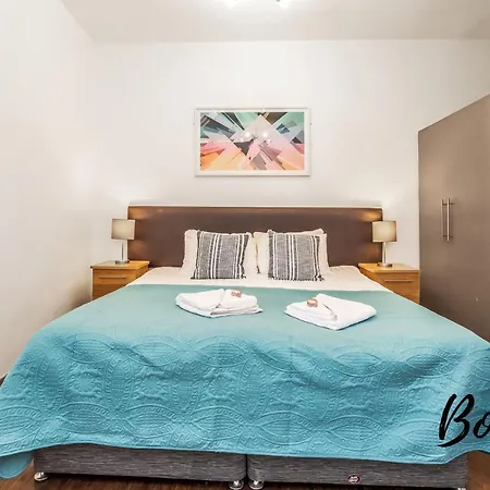 Spacious Royal Mile 4br-2,5ba - Free Parking By Bonjour Residences