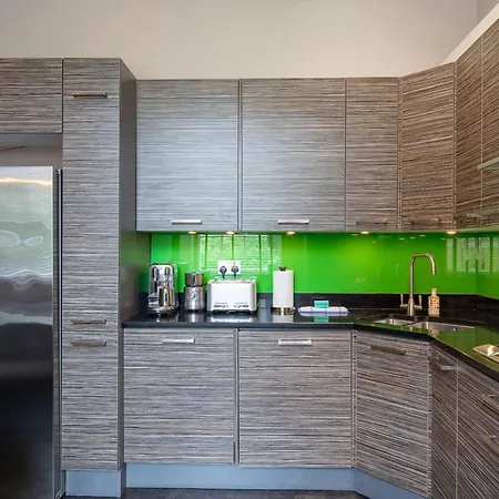 The Edinburgh Address - Castle View Apartment