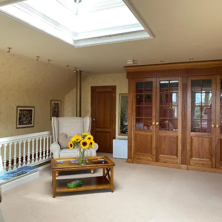 Bed & Breakfast Claremont House 5*