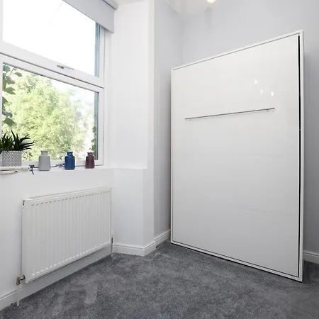 Joivy Fantastic New Town Flat With Shared Garden *