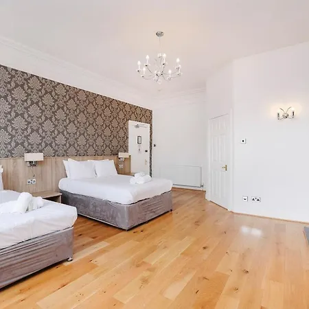 Castle Street Guest house 3*