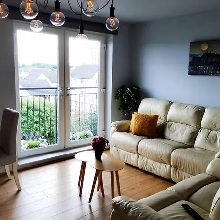4 Separate Beds, Sleeps 6, Beautiful 2 Bed Apt 爱丁堡