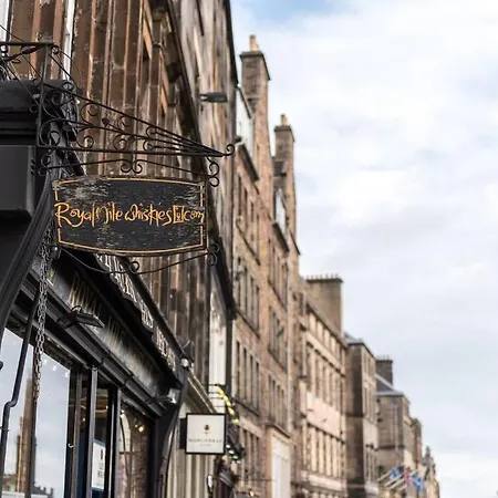 Royal Mile & Arthur's Seat Apt With Private Parking Lägenhet Edinburg