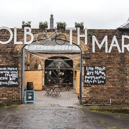 Royal Mile & Arthur's Seat Apt With Private Parking شقة *