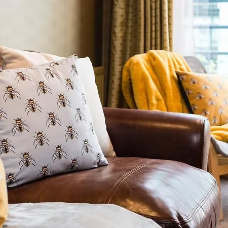 Royal Mile & Arthur's Seat Apt With Private Parking * إدنبرة