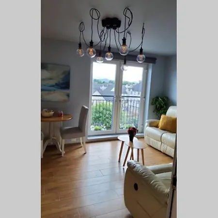 4 Separate Beds, Sleeps 6, Beautiful 2 Bed Apt