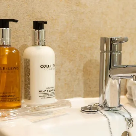 The Hedges Гостевой дом