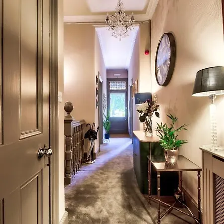 Гостевой дом The Hedges 5*