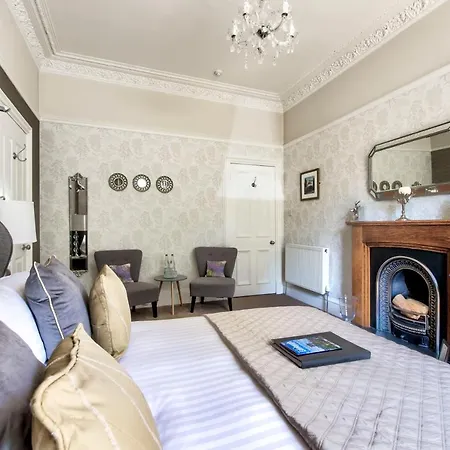 Гостевой дом The Hedges