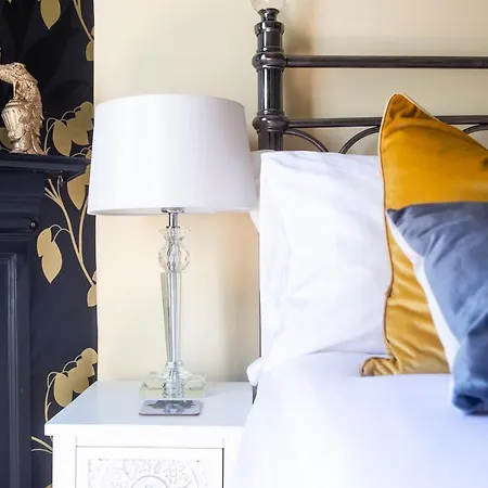 Гостевой дом The Hedges Эдинбург