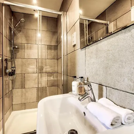 Гостевой дом The Hedges 5*