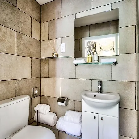 Гостевой дом The Hedges Эдинбург