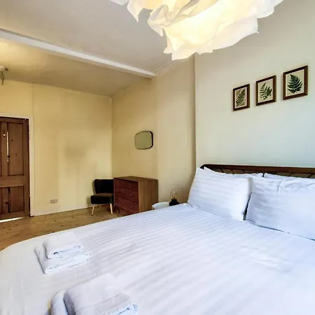 Guestready - Large & Comfortable 3br Flat In Stockbridge Apartment Edinburgh