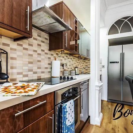 Royal Mile 4br-3ba - Views & Free Parking By Bonjour Residences * Edinburgh