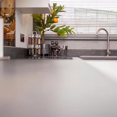 Holyrood New Daire Edinburgh