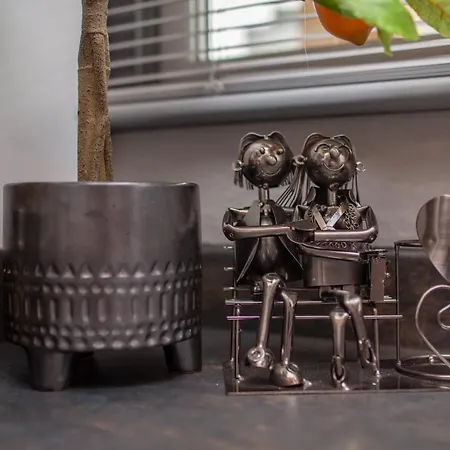 Daire Holyrood New *