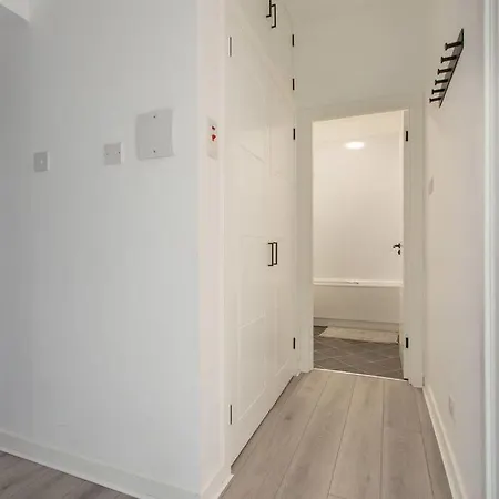 Διαμέρισμα Modern & Bright 1 Bed For 4 Close To Centre!