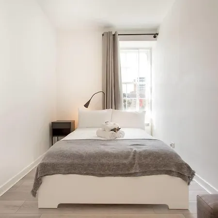 Διαμέρισμα Modern & Bright 1 Bed For 4 Close To Centre!