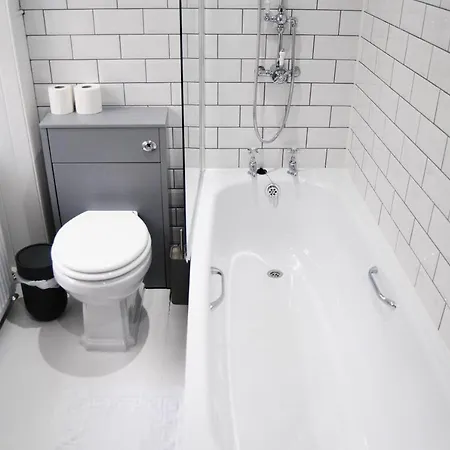 Beautiful Bohemian 2br Flat In The Cowgate Appartement
