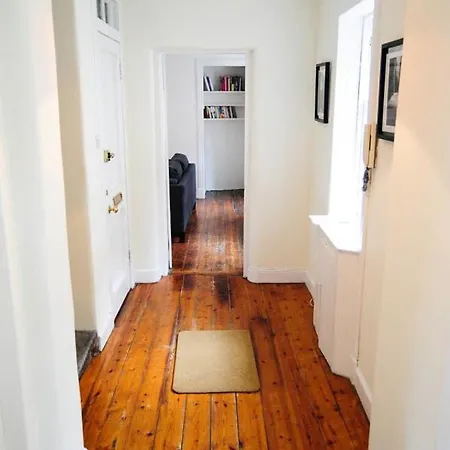 아파트 Beautiful Bohemian 2br Flat In The Cowgate