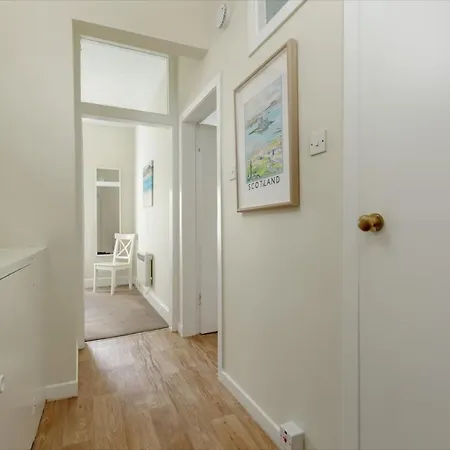 דירה Spacious And Homely One Bedroom Flat In אדינבורו