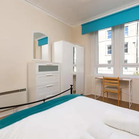 Homely 1 Bedroom Flat Near Haymarket Station Apartamento