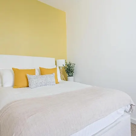 Апартаменты The West Bow View Эдинбург