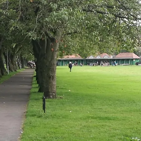 Lägenhet Fringe Base With Garden Near The Meadows Edinburg