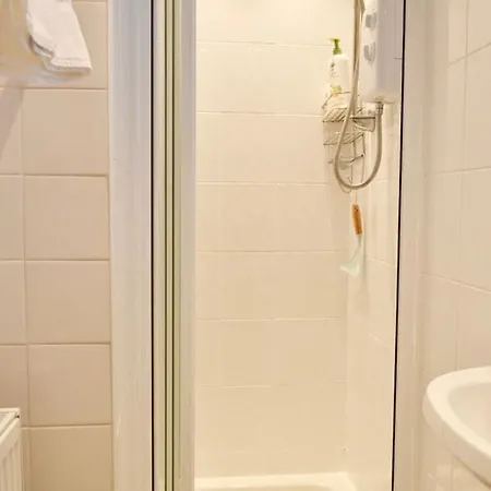 Fringe Base With Garden Near The Meadows Apartment Edinburgh