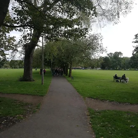 Fringe Base With Garden Near The Meadows Apartment Edinburgh