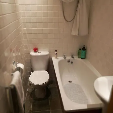 Fringe Base With Garden Near The Meadows * Edinburgh