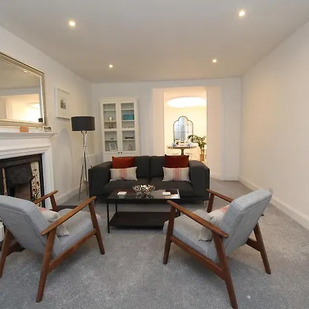 Centre New Town 2 Bedroom Flat * Edinburgh