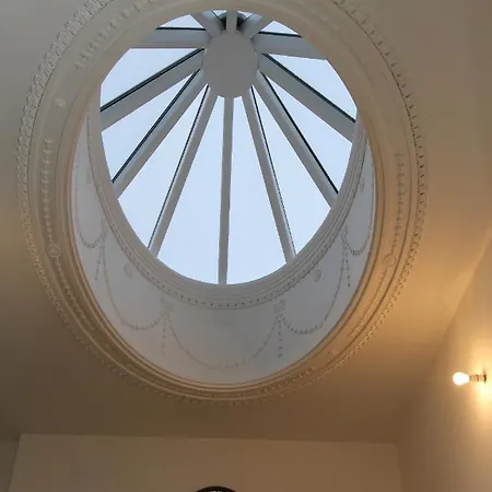 Centre New Town 2 Bedroom Flat شقة