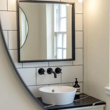 Guestready - Elegant 2br Period Flat In Oldtown