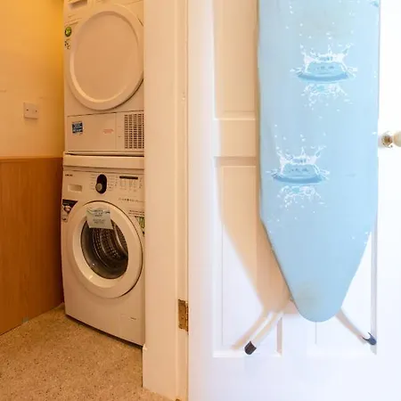 Beautiful Center 1 Bed With Park View 아파트 에든버러