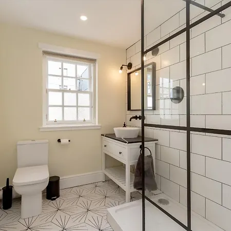 Apartamento Guestready - Elegant 2br Period Flat In Oldtown Edimburgo