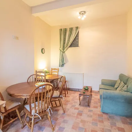 Daire Spacious And Bright Property, In Chic Morningside! Sleeps Up To 6 Guests Edinburgh