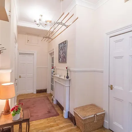Daire Spacious And Bright Property, In Chic Morningside! Sleeps Up To 6 Guests