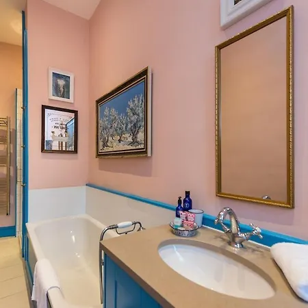 Huntly Street * Эдинбург