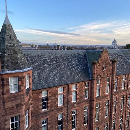 Quartermile Meadows View 2 Bedroom - With Free Parking Lejlighed *