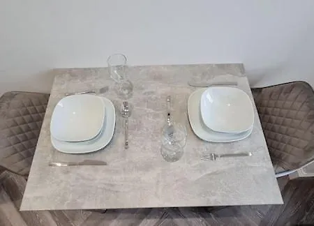 Castle Terrace 1 Bed Looking Onto Castle - Sleeps Upto 4 شقة *