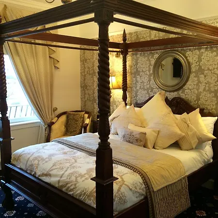 Aaran 4* Edinburgh