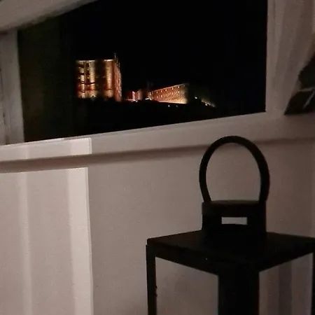 شقة Castle Terrace 1 Bed Looking Onto Castle - Sleeps Upto 4 إدنبرة