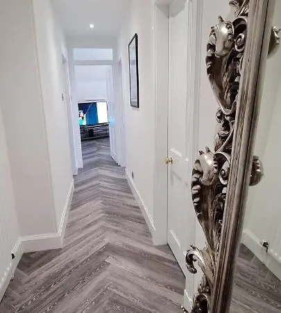 Castle Terrace 1 Bed Looking Onto Castle - Sleeps Upto 4 شقة