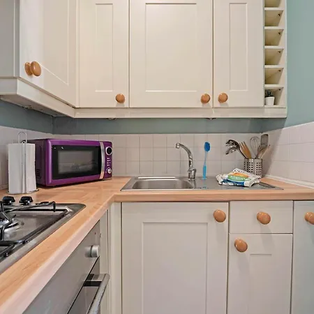 Cozy With Character Logie Main Door Flat *