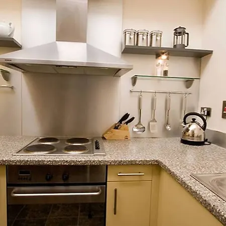 Holyrood Aparthotel 4*