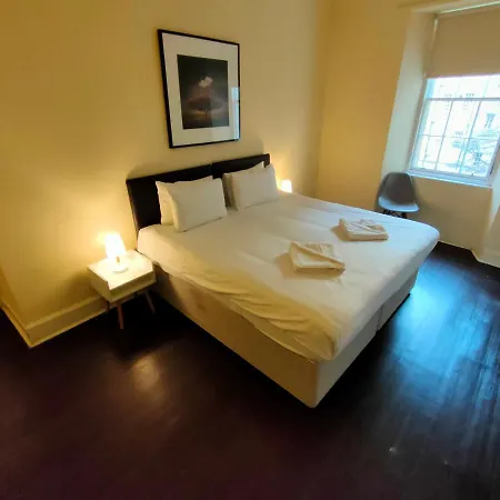 Tron Kirk * Edimburgo