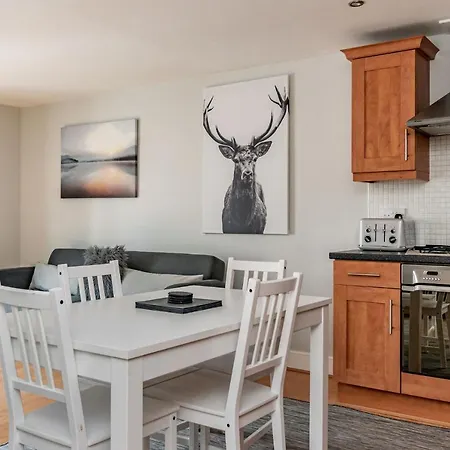 Appartement Amazing - Cables Wynd Near The Shore - Free Parking *
